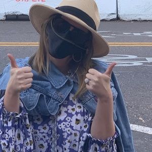 Meet your Posher, E’lise